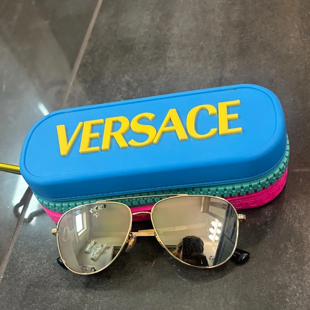 Kids Versace  Gold toned Aviator Sunglasses with Blue Case